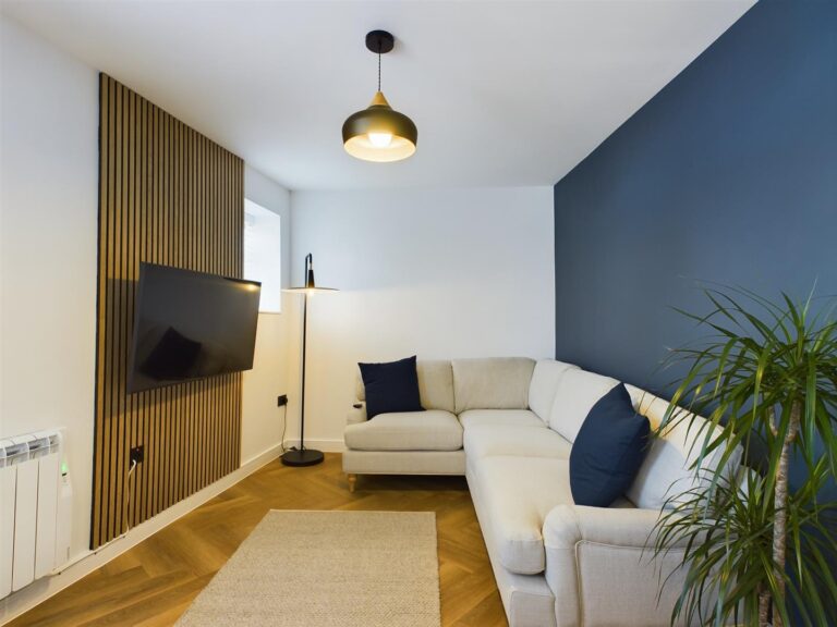 Gloucester Road, Patchway, Bristol
