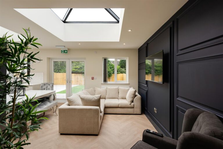 Bonnington Walk, Bristol