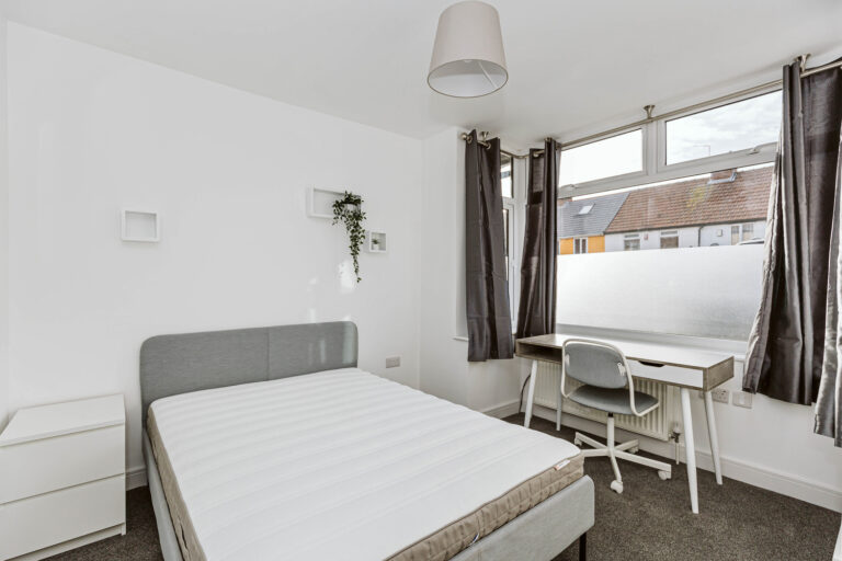 15 Eighth Avenue, Bristol, Bristol